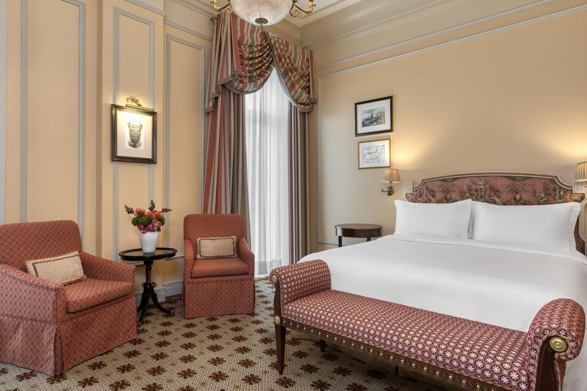 Deluxe Guest room 1 King City view